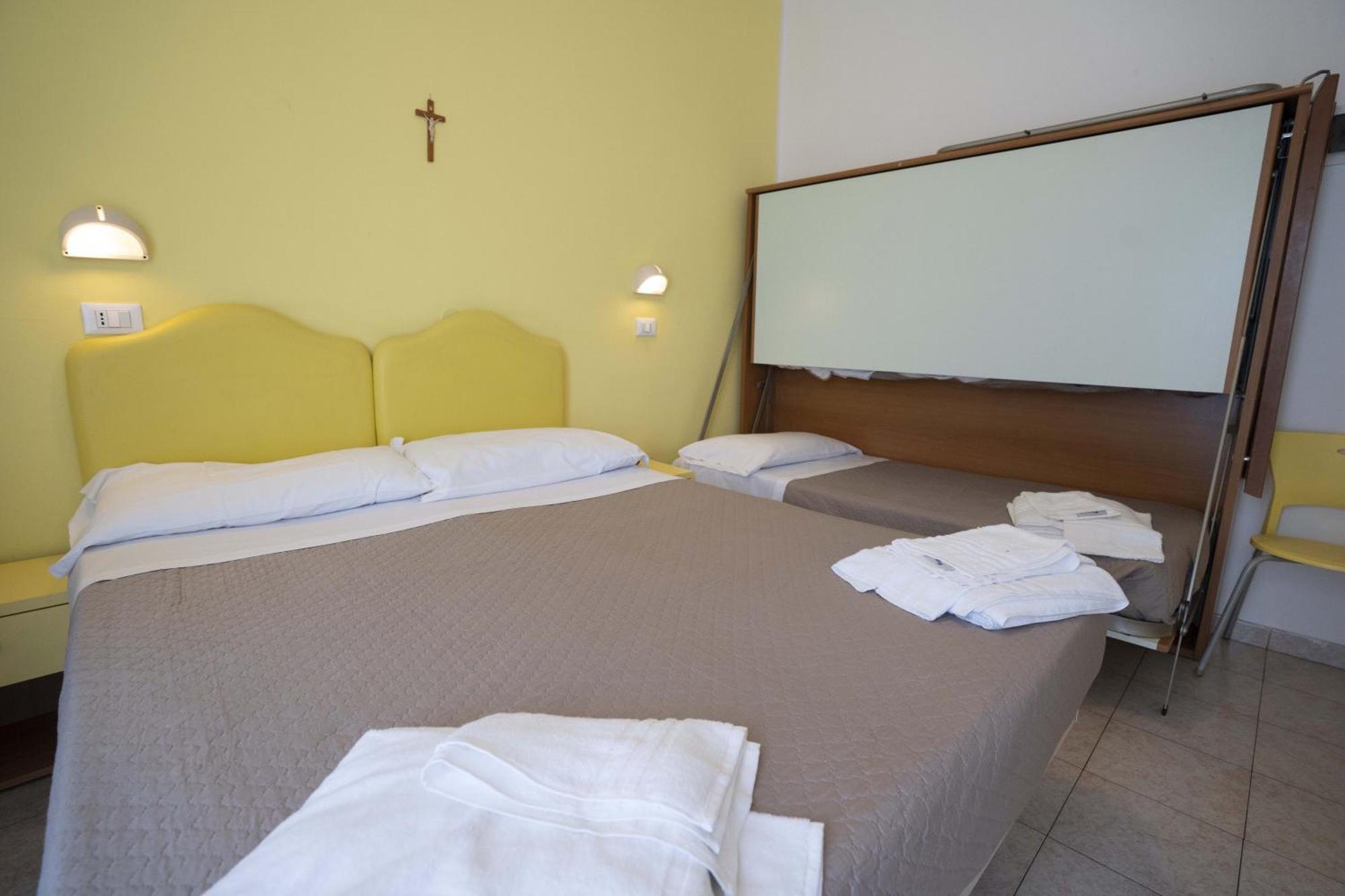 Hotel Odeon Rimini Esterno foto