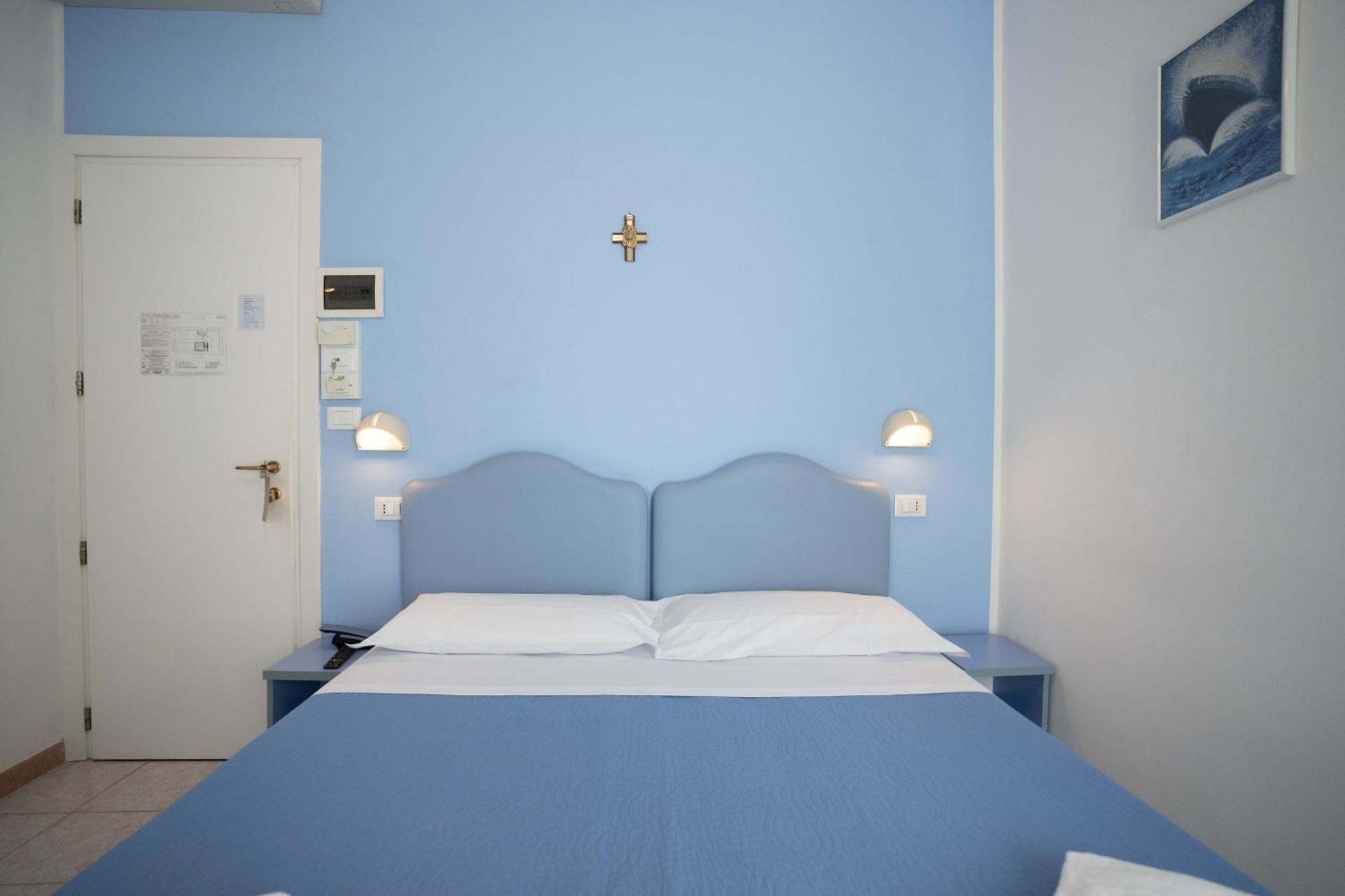 Hotel Odeon Rimini Esterno foto