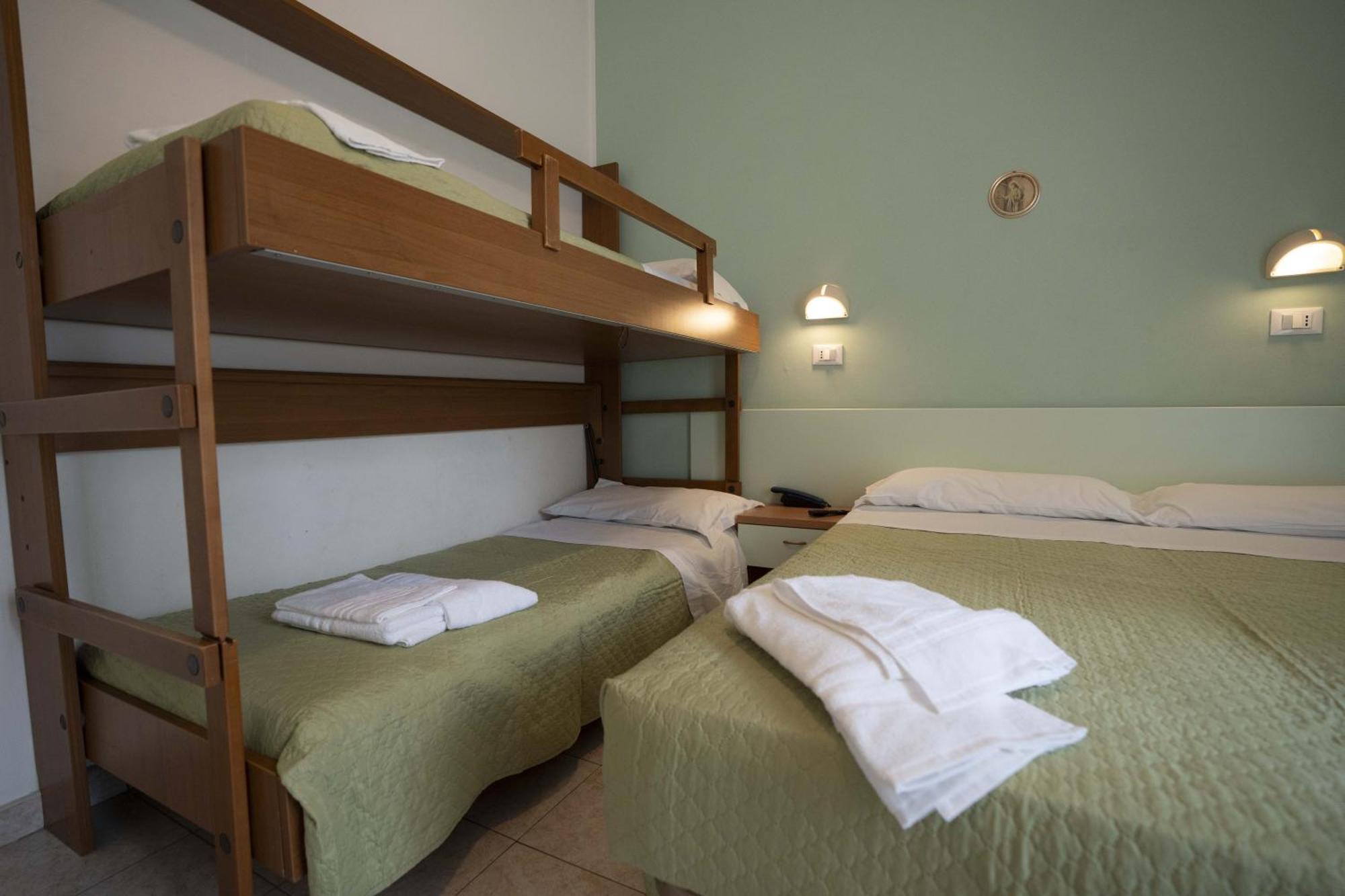 Hotel Odeon Rimini Esterno foto