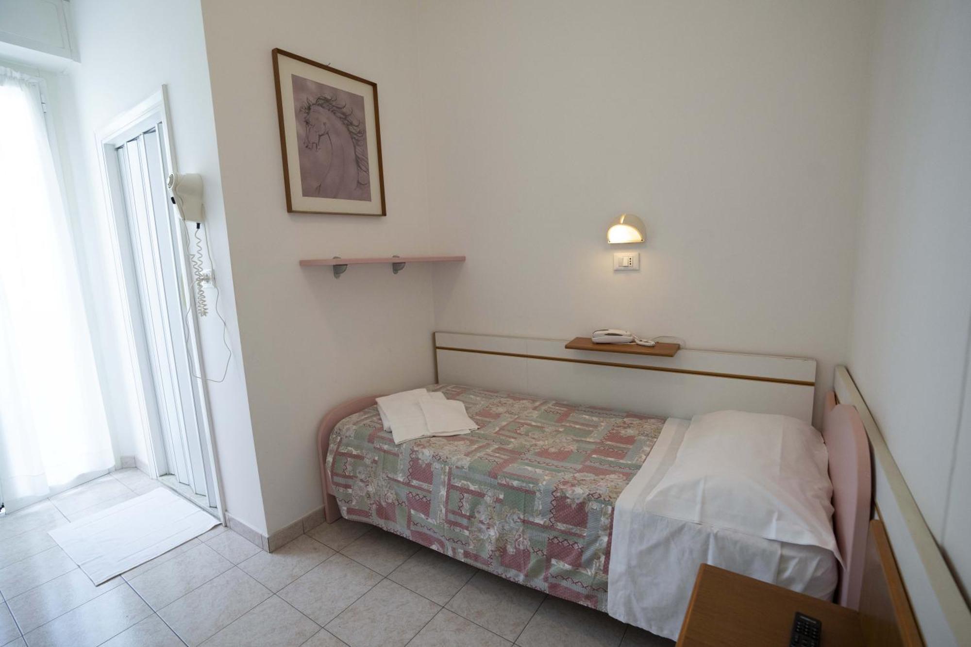 Hotel Odeon Rimini Esterno foto